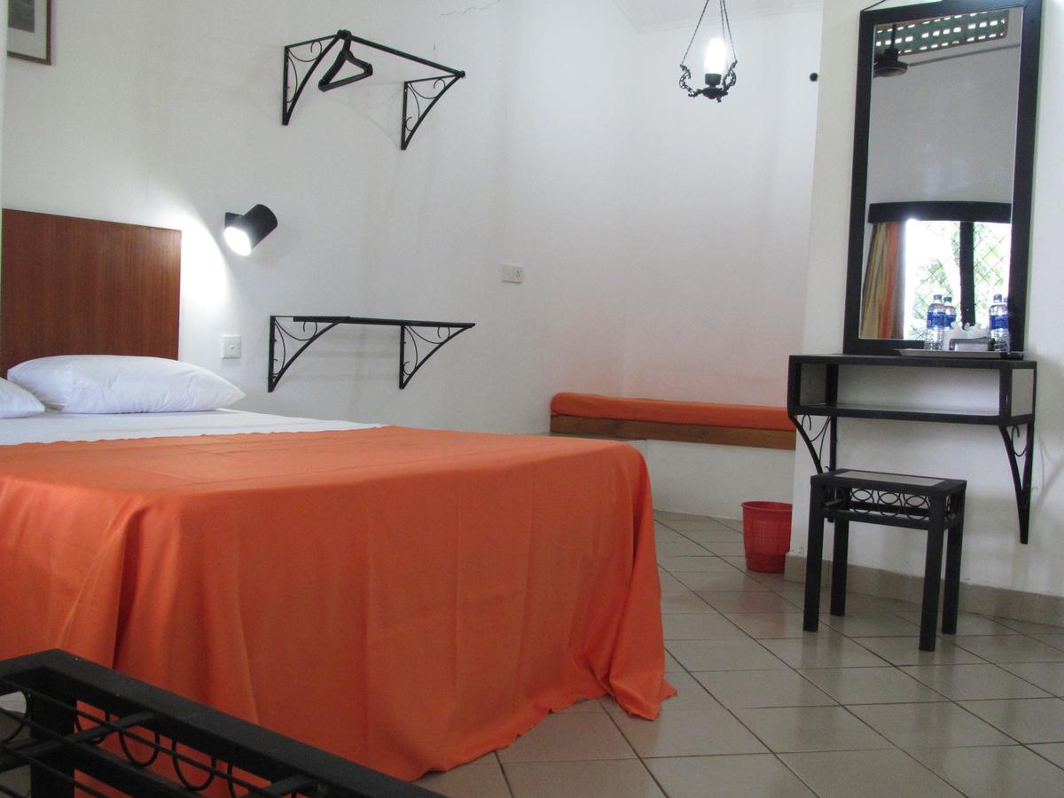 Dambulu Oya Family Park Hotel Дамбула Екстериор снимка