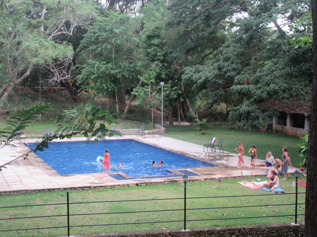 Dambulu Oya Family Park Hotel Дамбула Екстериор снимка